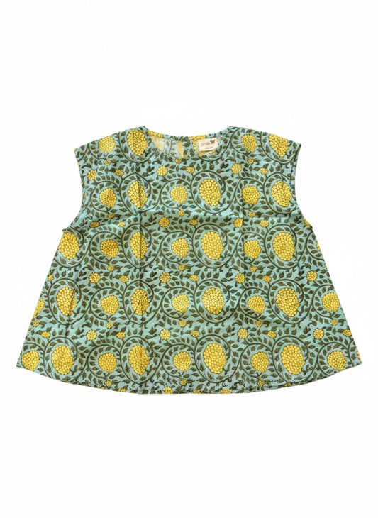 涼しげな大人のためのノースリーブ