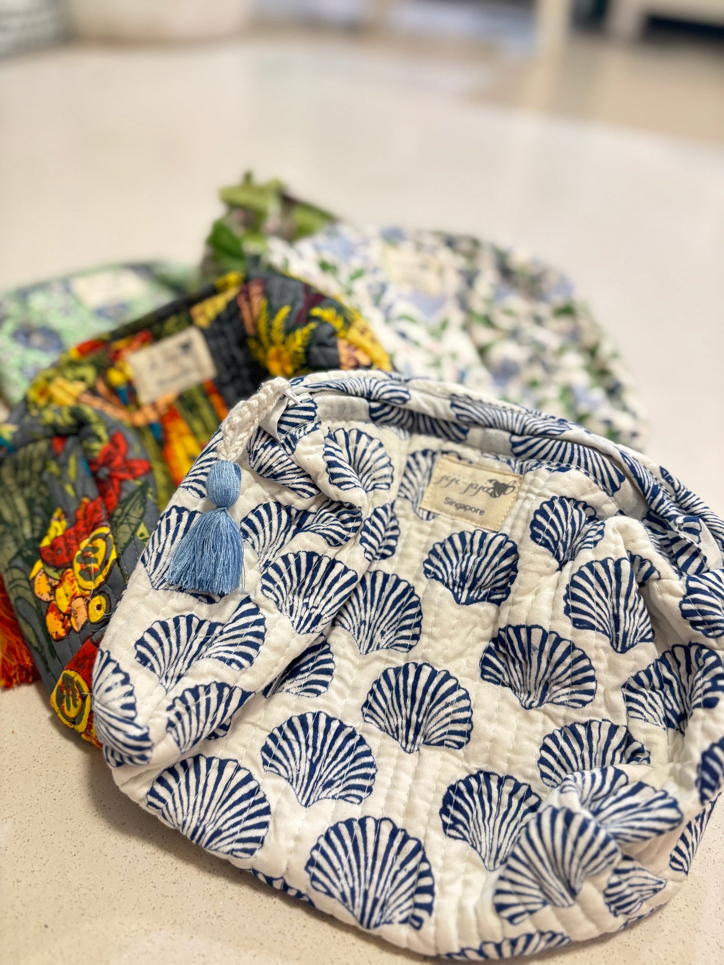 心ときめく柄と出会う、ブロックプリントのふわふわポーチ【Sサイズ】