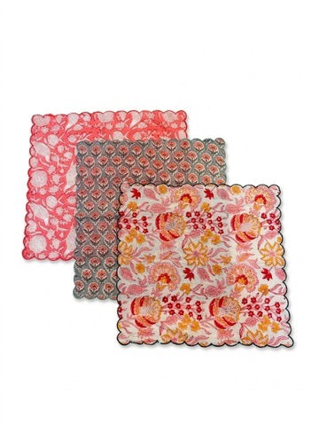 縁取り刺繍の上品ハンカチ