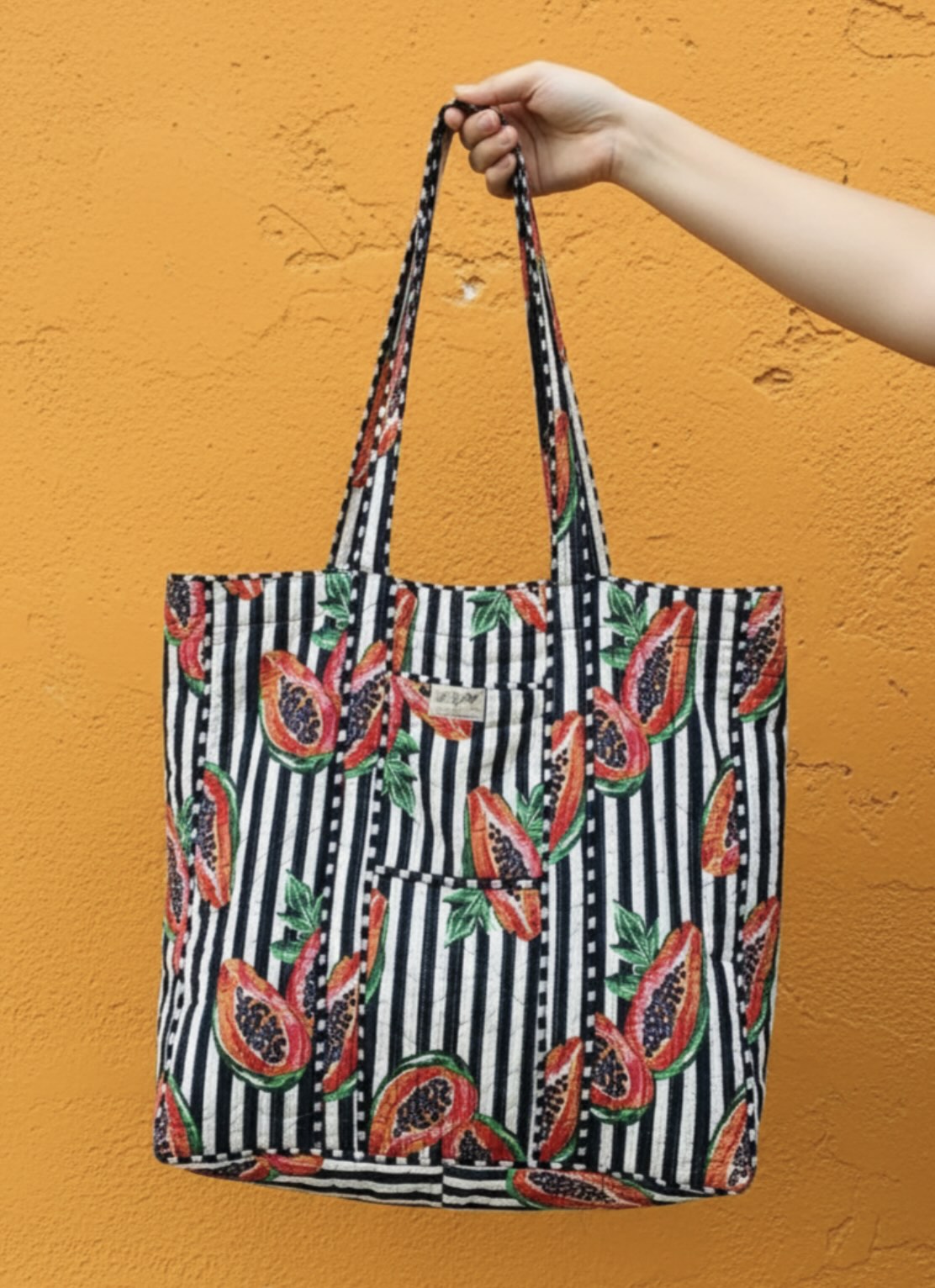 ネイビーのパパイヤトートバッグ