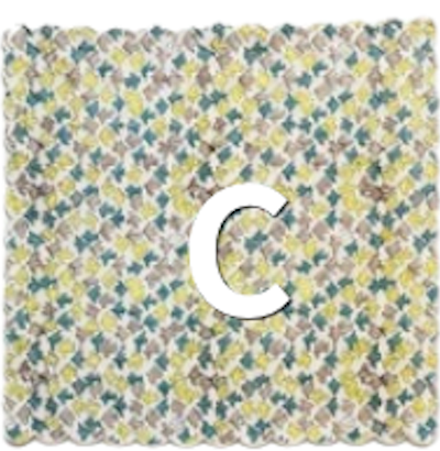 縁取り刺繍の上品ハンカチ