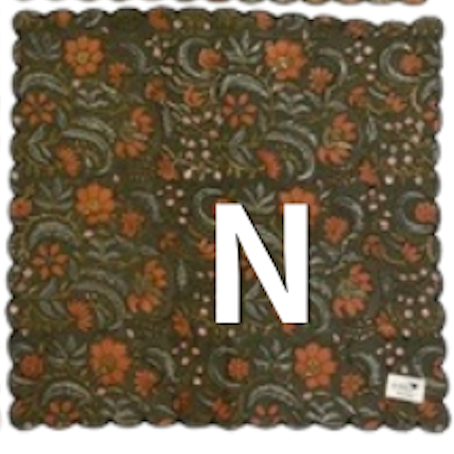 縁取り刺繍の上品ハンカチ