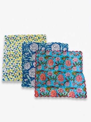 縁取り刺繍の上品ハンカチ