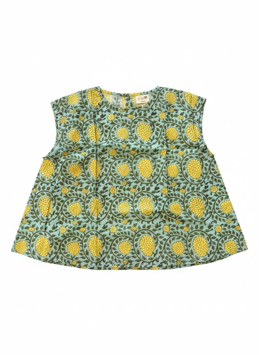 涼しげな大人のためのノースリーブ